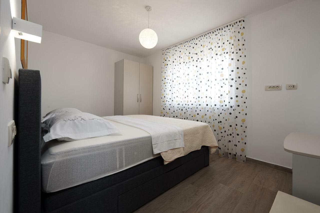 Sunny Side Appartement Trogir Buitenkant foto